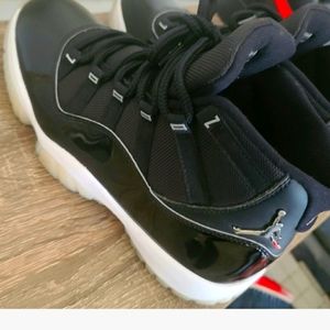 Air Jordan (11 retro)